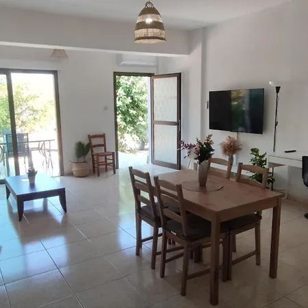 Oasis Nature Apartment Polis